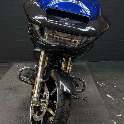 Harley-Davidson® Road Glide® 2026 FLTRX MIDNIGHT EMBER thumb 2