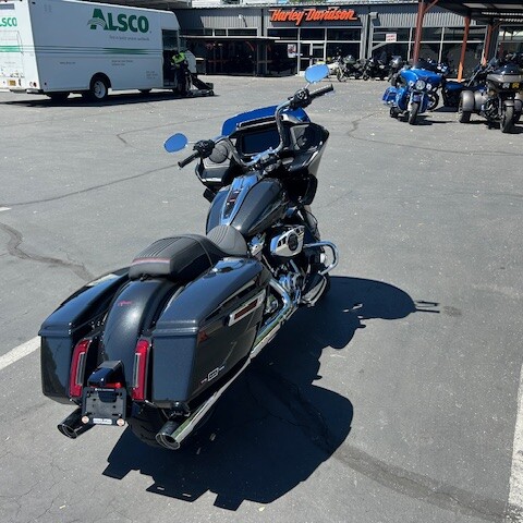 FLTRX 2026 Road Glide® thumb 2