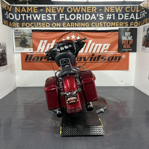 FLHXS 2017 Street Glide® Special thumb 1