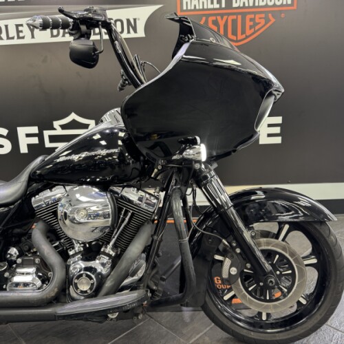 2016 Harley-Davidson® Road Glide® Special Black Quartz thumb 3