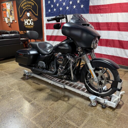 FLHXS 2017 Street Glide® Special thumb 2