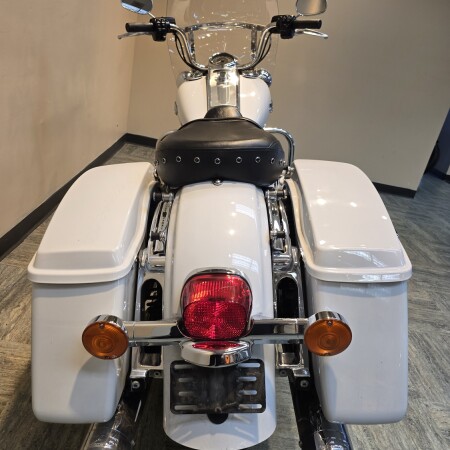 2020 Harley-Davidson® Road King® Stone Washed White Pearl  FLHR thumb 2