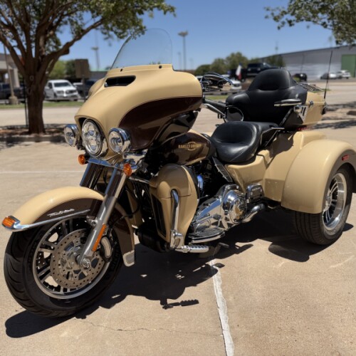 2014 Harley-Davidson® Tri Glide® Ultra Sand Pearl/Canyon Brown Pearl thumb 0