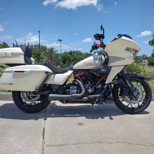 Harley-Davidson® CVO™ Road Glide® ST 2024 thumb 3