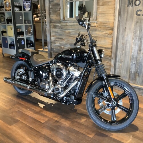 Harley-Davidson® Street Bob® 2026 FXBB S16-26 Vivid Black Chrome Cast Wheels thumb 3