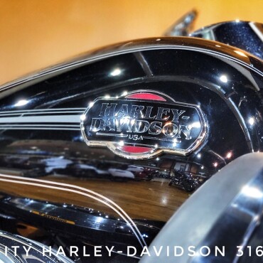2013 Harley-Davidson® Ultra Classic® Electra Glide®, FLHTCU thumb 0