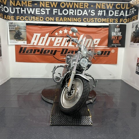 2003 Harley-Davidson® V-Rod® Two-Tone Sterling Silver and Vivid Black thumb 2