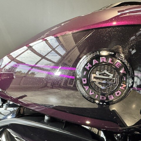 2025 Harley-Davidson® CVO™ Road Glide™ Poison Berry thumb 2