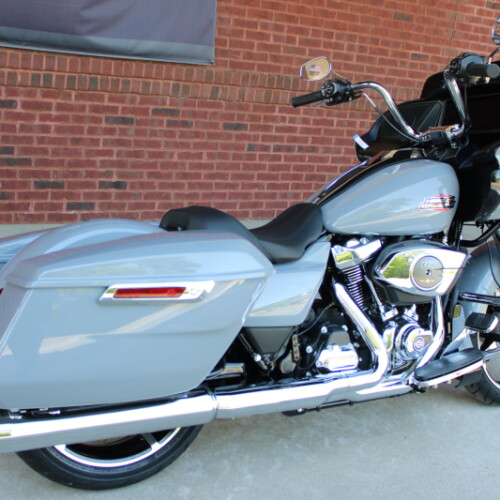 2026 Harley-Davidson® Road Glide® Dark Billiard Gray Black Solo Cast Wheels thumb 2