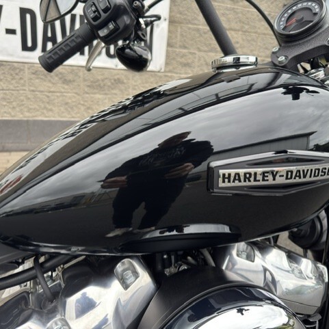 Street Bob 117 in Vivid Black  thumb 3