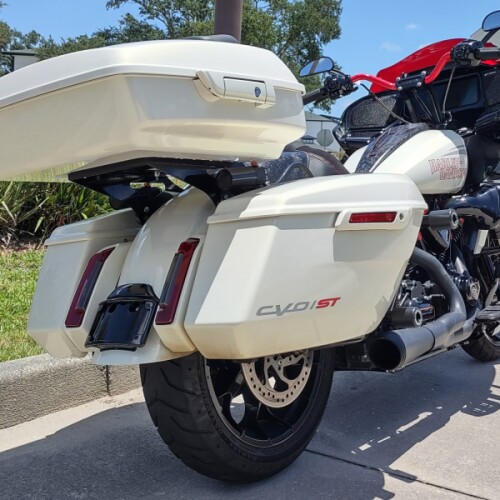 Harley-Davidson® CVO™ Road Glide® ST 2024 thumb 1