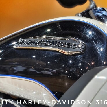 2014 Harley-Davidson® Electra Glide® Ultra Classic®, FLHTCU thumb 0