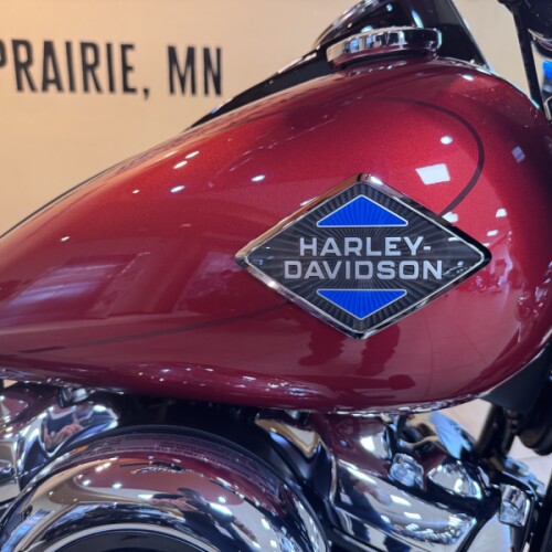 2026 Harley-Davidson® Heritage Classic Brilliant Red Black Laced Wheels thumb 3