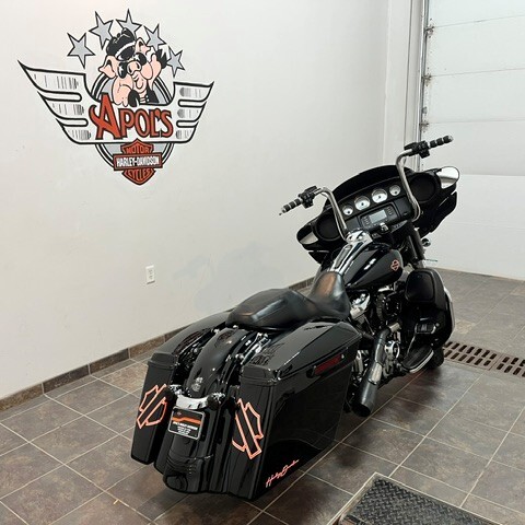FLHX 2017 Street Glide® thumb 2