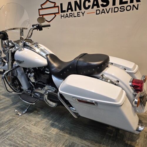 2020 Harley-Davidson® Road King® Stone Washed White Pearl  FLHR thumb 0