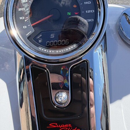 2026 Harley-Davidson® Super Glide® White Onyx Pearl thumb 0