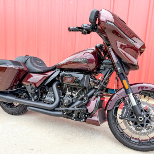 2024 Harley-Davidson® CVO™ Street Glide® FLHXSE thumb 2