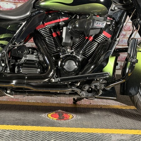 FLHXSE 2022 CVO™ Street Glide® thumb 2