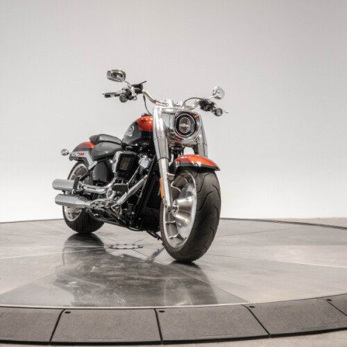 2025 HARLEY-DAVIDSON FLFB FAT BOY in Whiskey Fire/ Vivid Black thumb 0