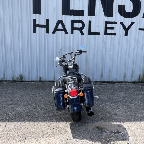2016 Harley-Davidson® Switchback™ Vivid Black thumb 1