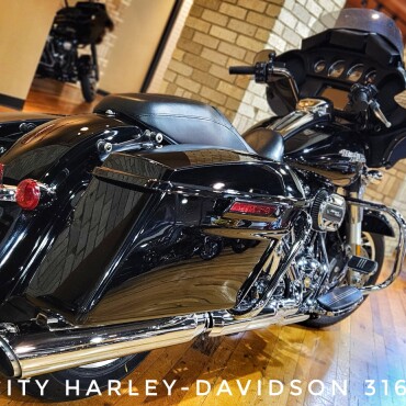 2017 Harley-Davidson® Street Glide®, FLHX thumb 1