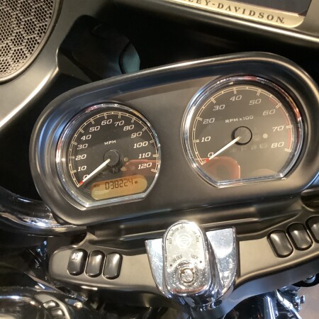 Harley-Davidson® Road Glide® Ultra 2016 FLTRU U879-16 Vivid Black thumb 1