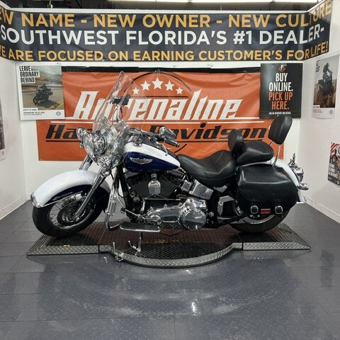 2007 Harley-Davidson® Softail® Deluxe White Gold Pearl & Deep Cobalt Pearl thumb 3