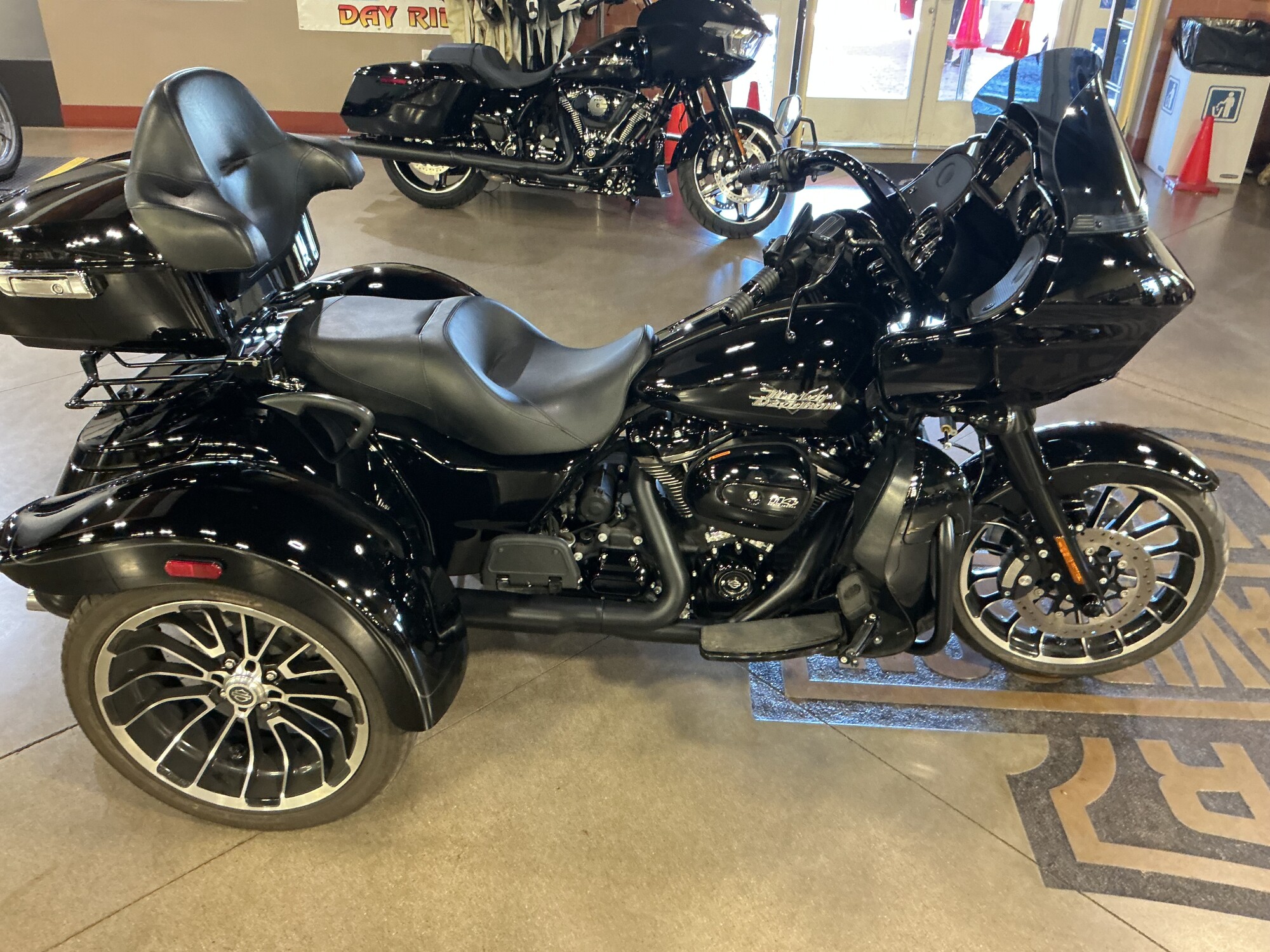 FLTRT 2023 Road Glide® 3