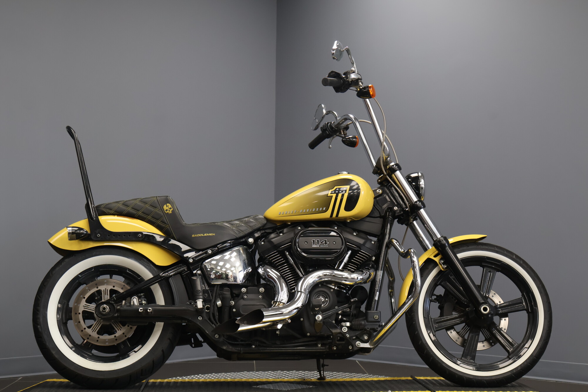 2023 Harley-Davidson® Street Bob® 114 Industrial Yellow