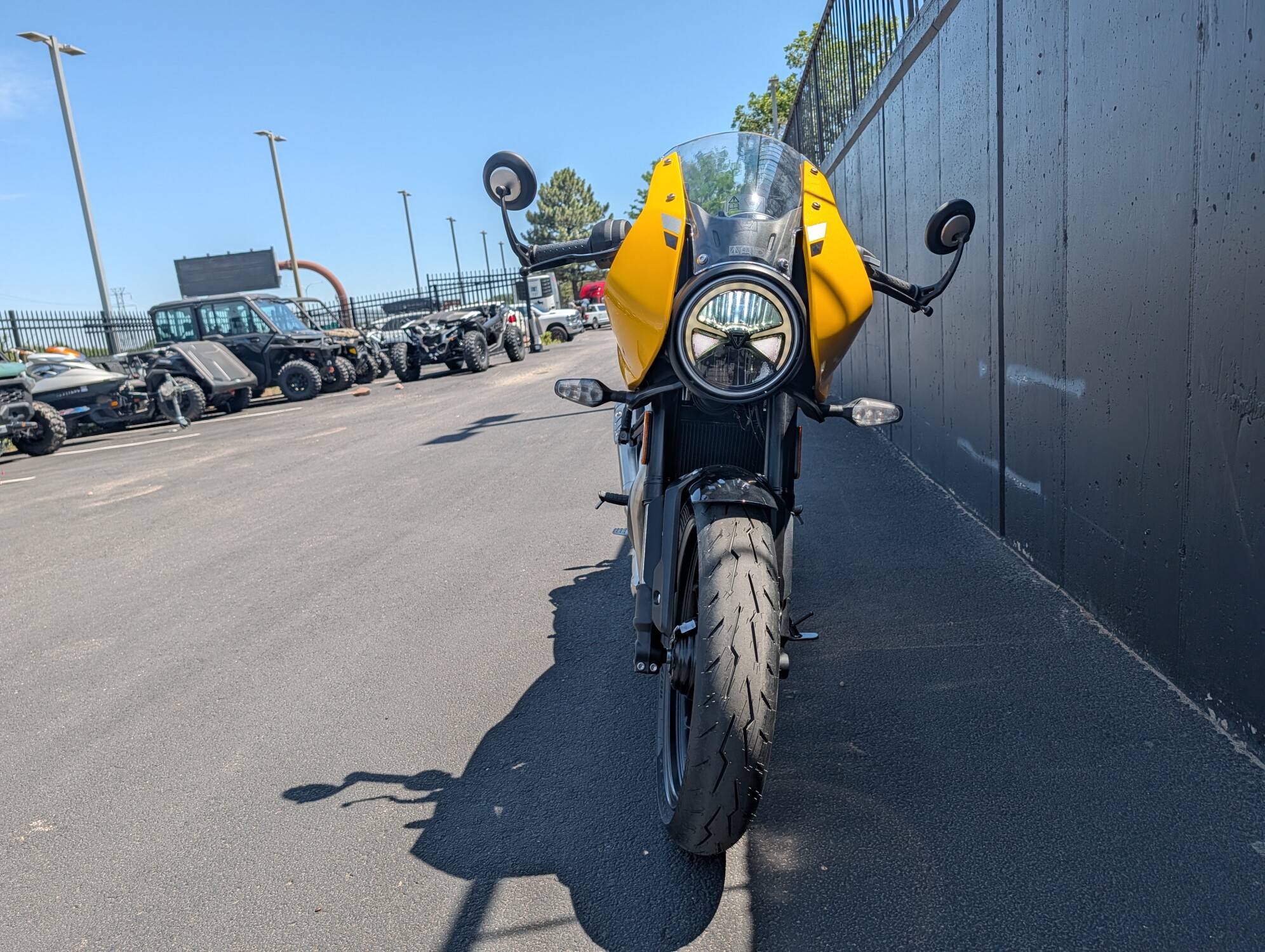 2026 Triumph Thruxton 400, photo 8