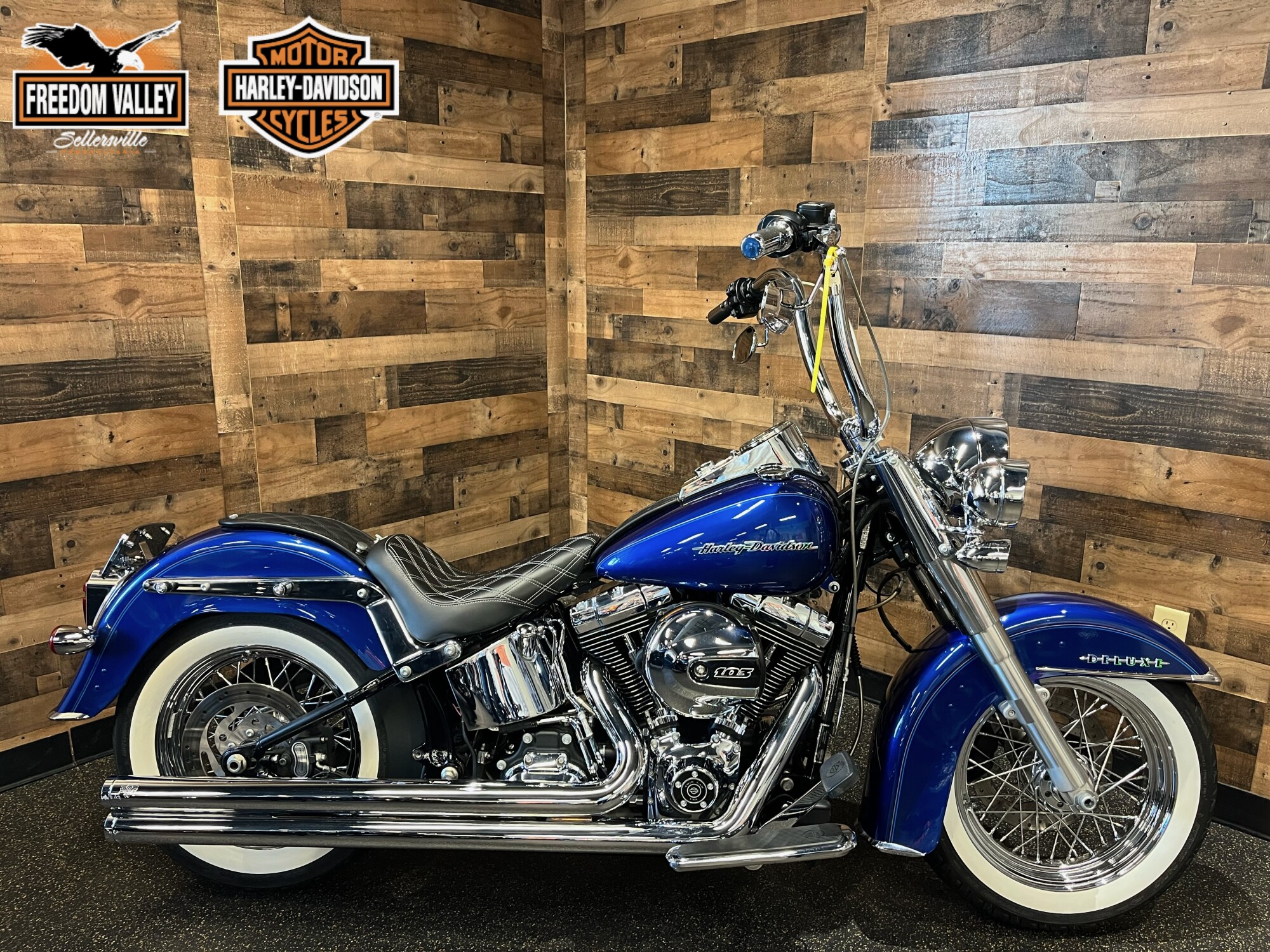 2017 Harley-Davidson® Softail® Deluxe Superior Blue FLSTN