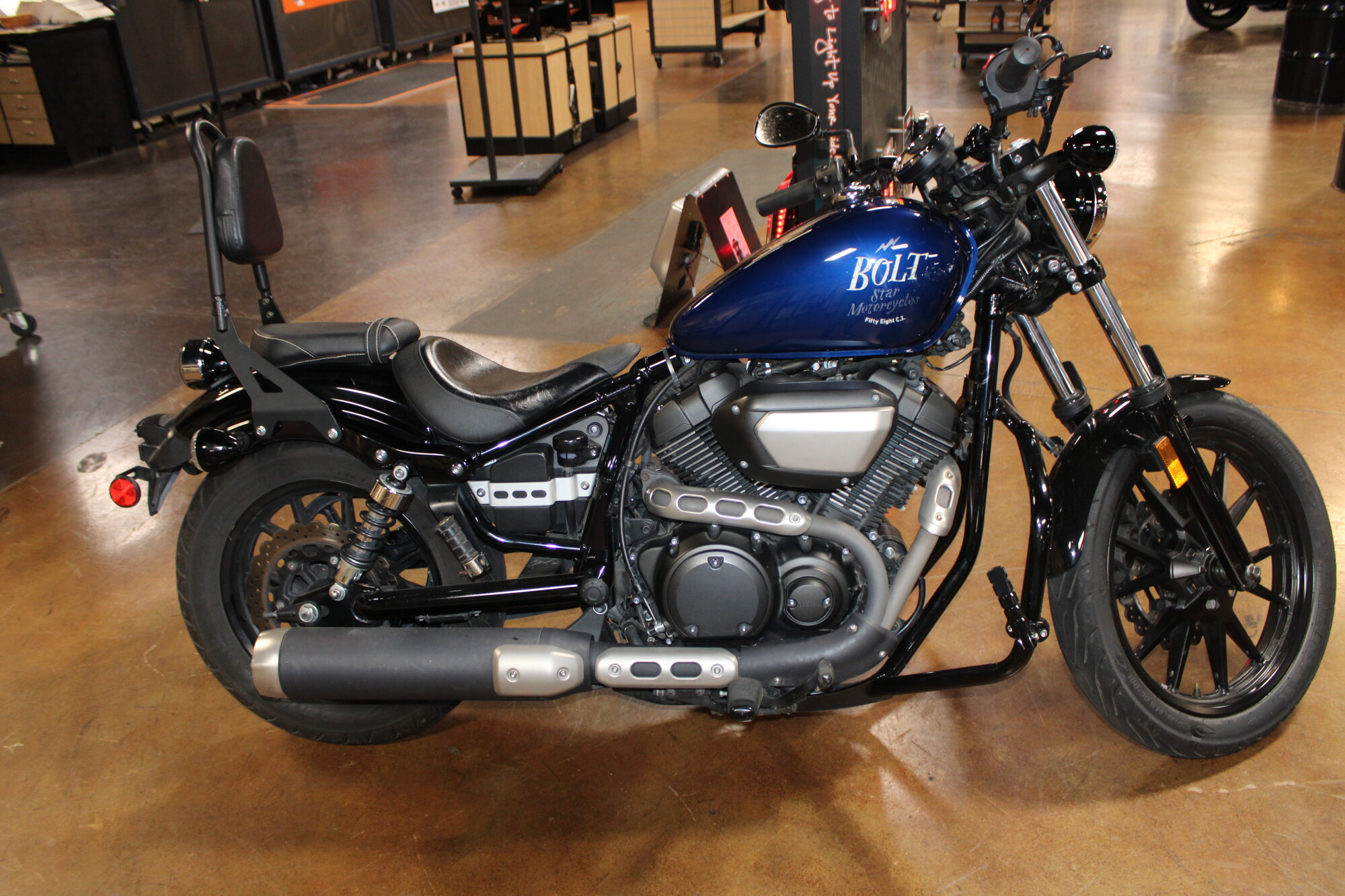 2016 Yamaha Bolt Deep Blue
