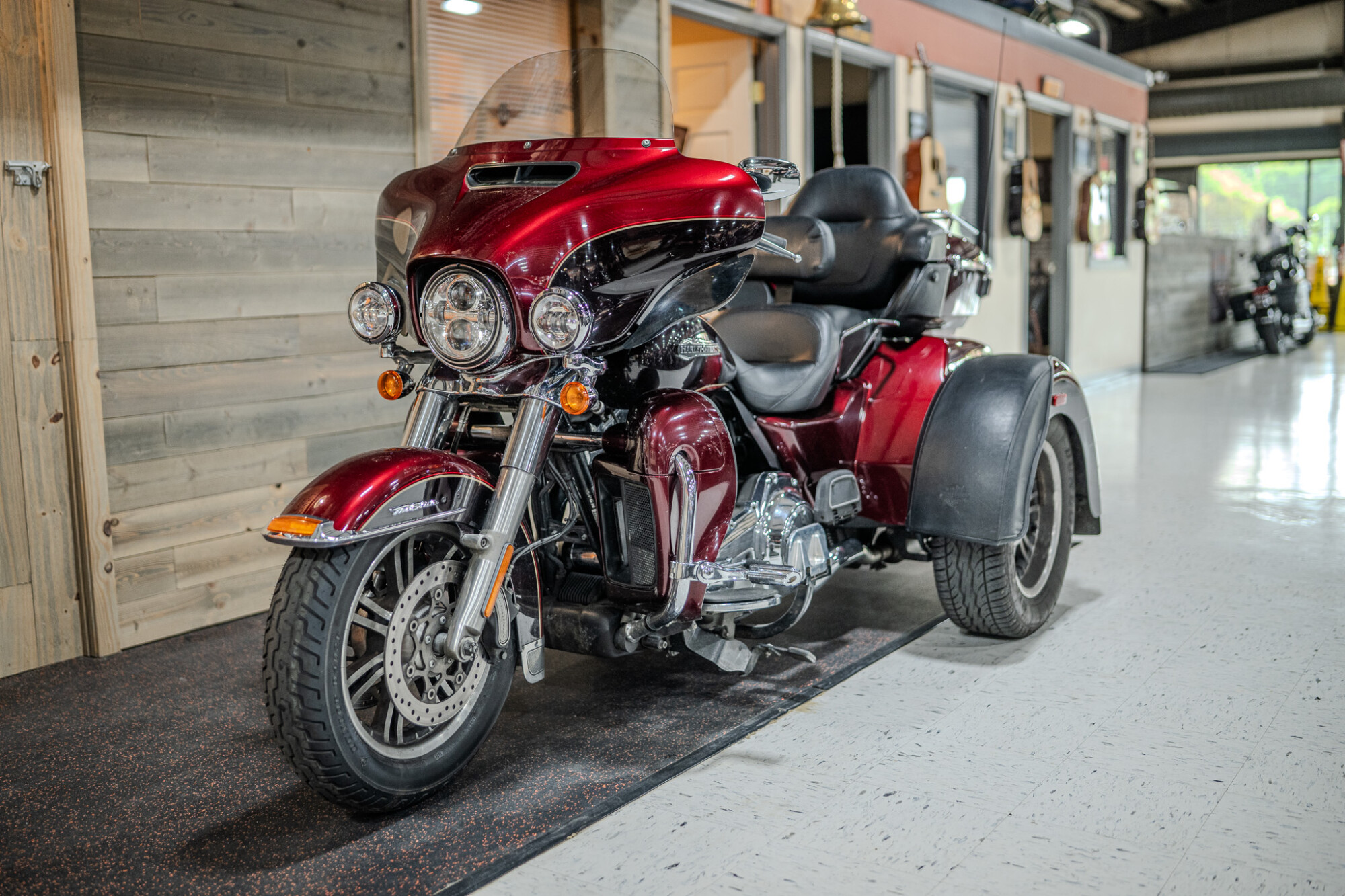 2014 Tri Glide® Ultra (FLHTCUTG)