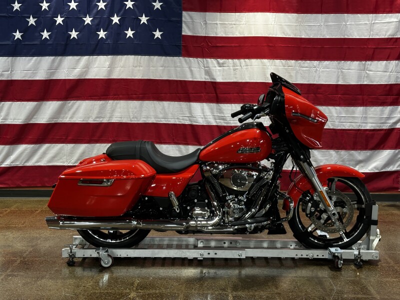 Harley-Davidson® Street Glide® 2026 FLHX BLOOD ORANGE