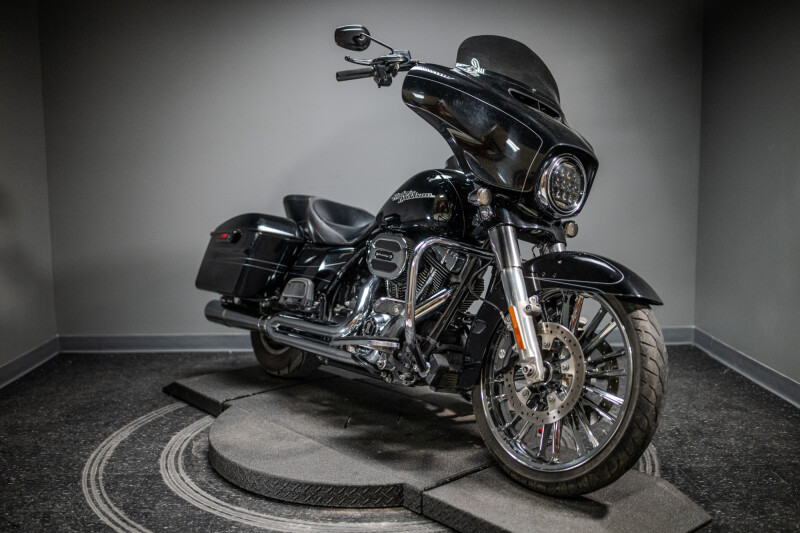 2015 Street Glide® Special (FLHXS)