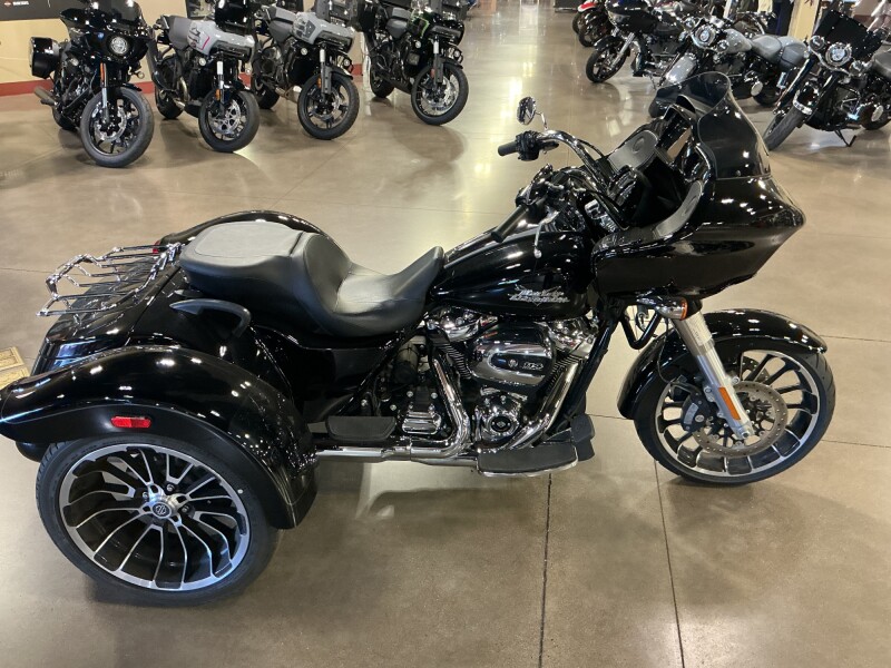 FLTRT 2025 Road Glide® 3