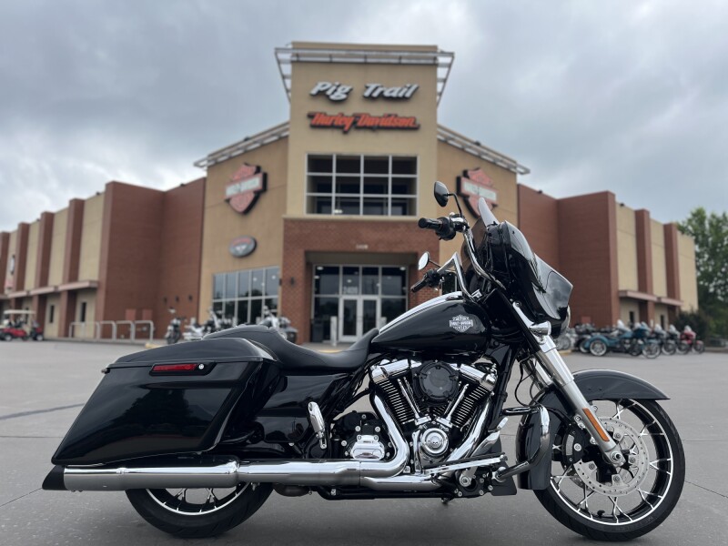 2022 Harley-Davidson® FLHXS Street Glide® Special Vivid Black 667849