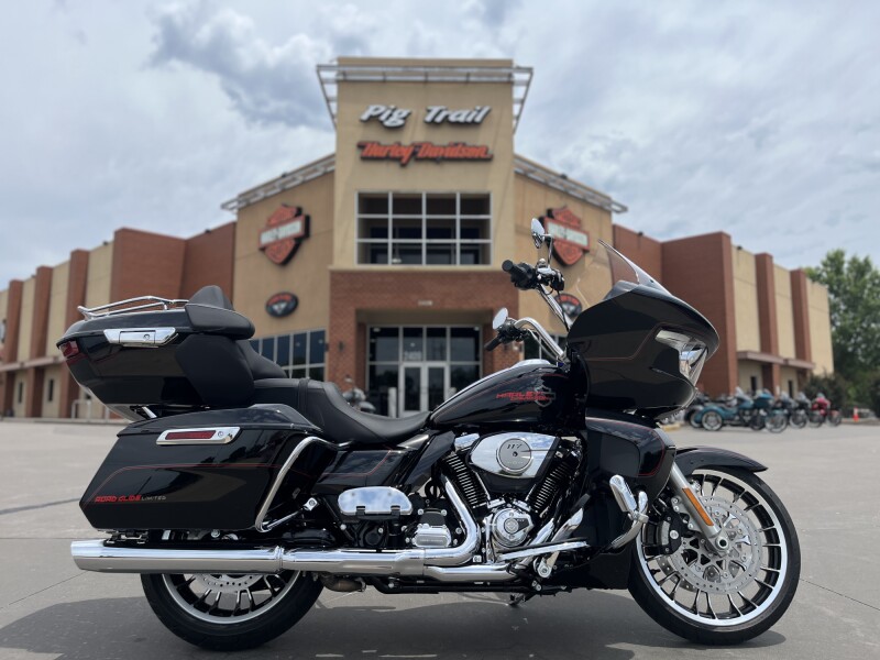 2026 Harley-Davidson® FLTRXL Road Glide Limited Vivid Black