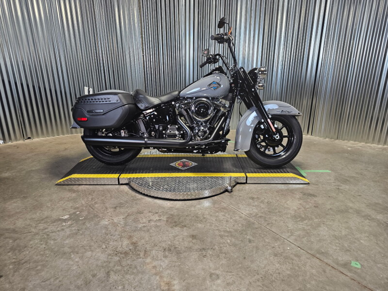 2026 Harley-Davidson® Heritage Classic DRK BILIARD GRY