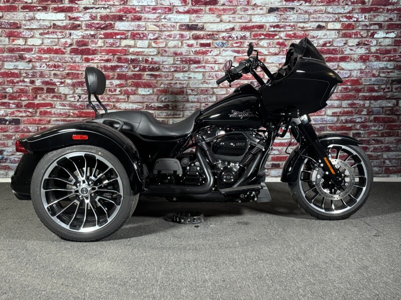 FLTRT 2023 Road Glide® 3