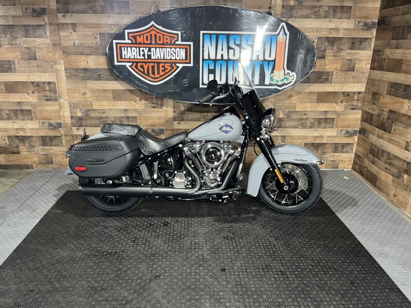 2026 Harley-Davidson® Heritage Classic Dark Billiard Gray Black Laced Wheels