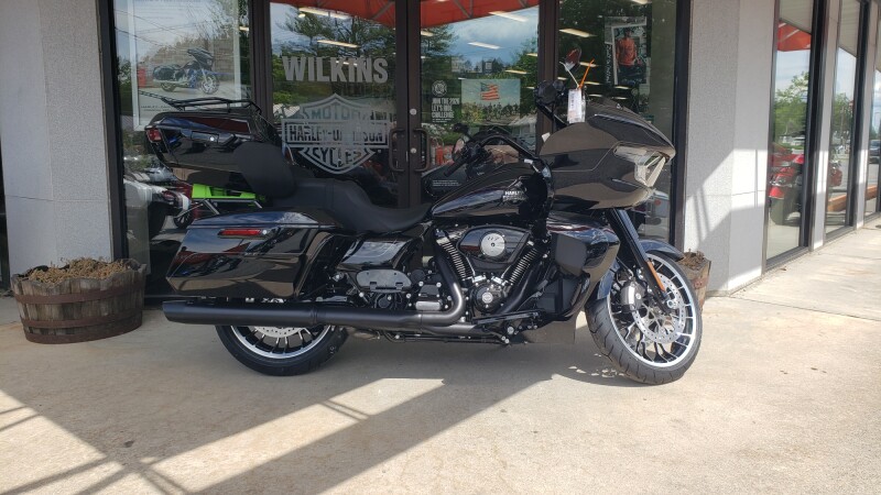 2026 Harley-Davidson® FLTRXL Road Glide® Limited – Vivid Black with Black Finish
