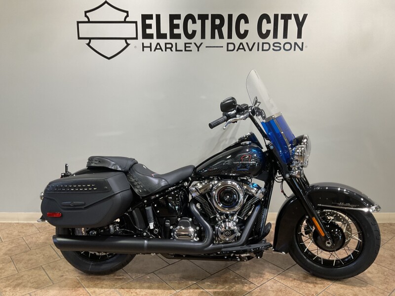 2026 Harley-Davidson® FLHC Heritage Classic Midnight Ember