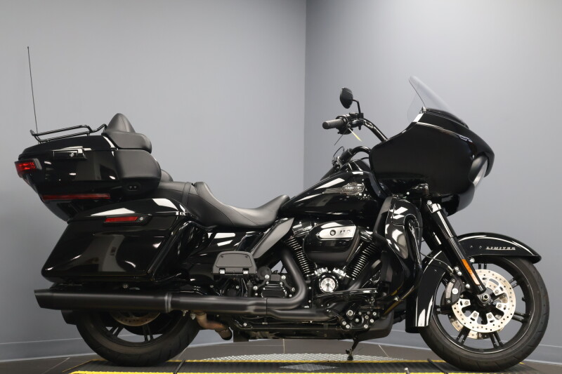 2024 Harley-Davidson® Road Glide® Limited Vivid Black