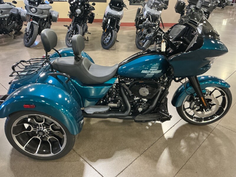 FLTRT 2026 Road Glide 3