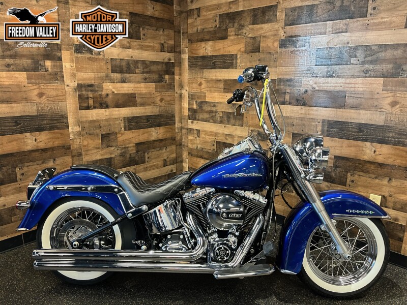 2017 Harley-Davidson® Softail® Deluxe Superior Blue FLSTN