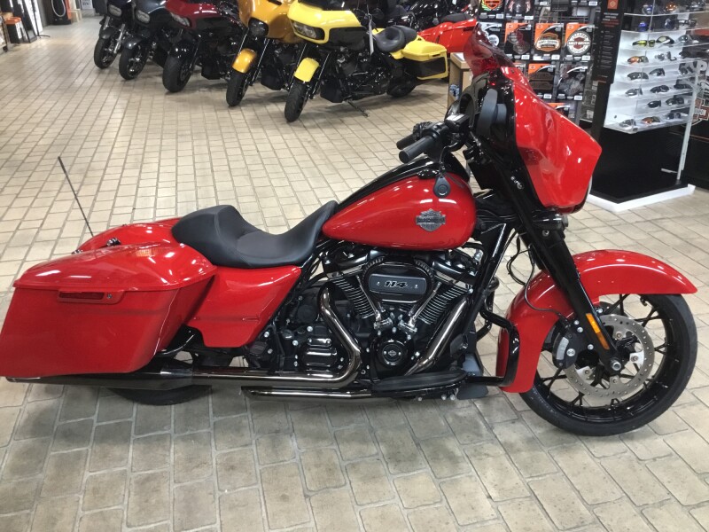 2022 Harley-Davidson® Street Glide® Special Redline Red - Black Finish