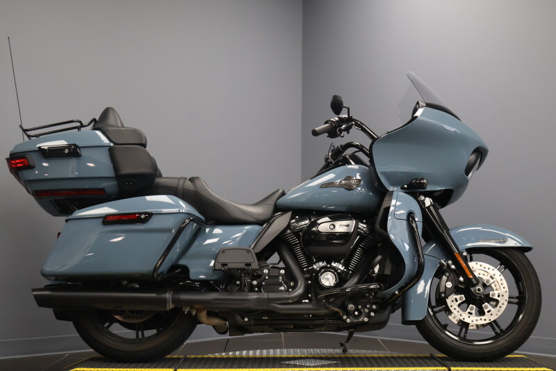 2024 Harley-Davidson® Road Glide® Limited Sharkskin Blue