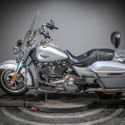 2019 Road King® (FLHR) thumb 2