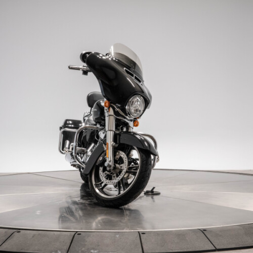 2019 HARLEY-DAVIDSON FLHX STREET GLIDE in Vivid Black thumb 1